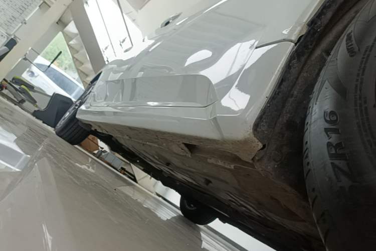 Used Honda Civic 2019 220TURBO CVT Dynamic Edition China VI Right Side Sill