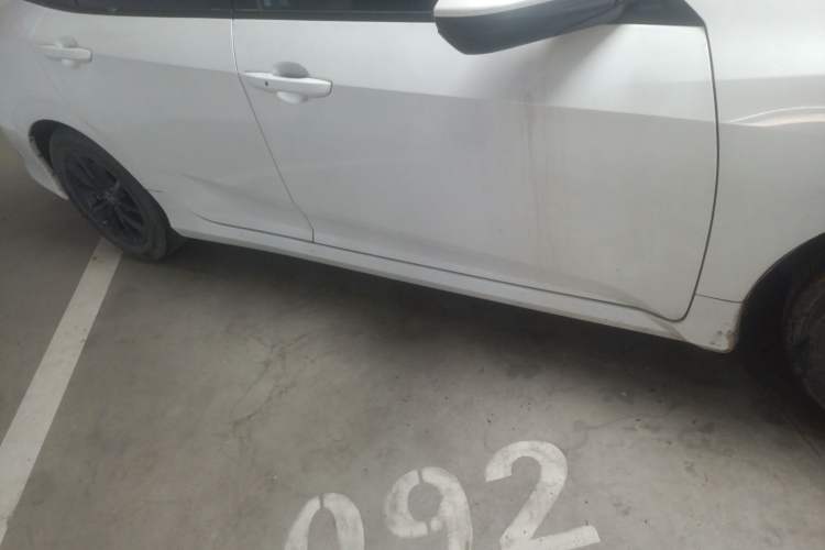 Used Honda Civic 2019 220TURBO CVT Dynamic Edition China VI Right Side Sill