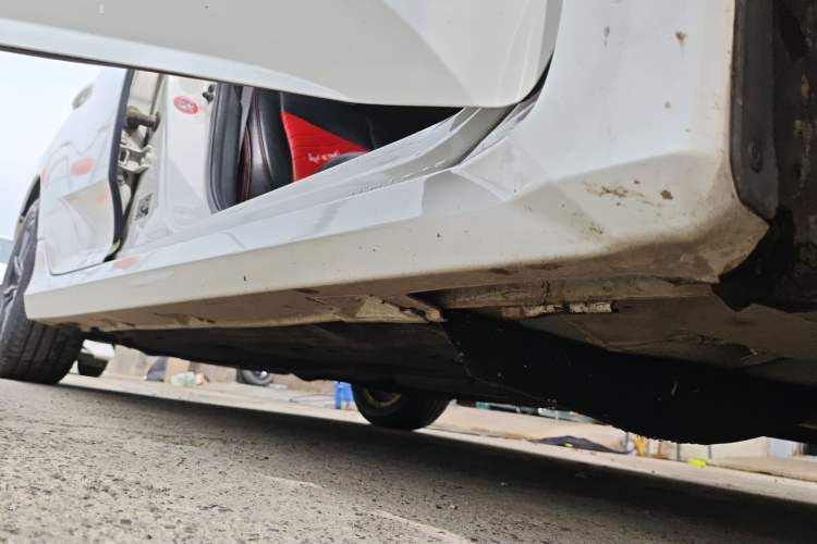 Used Honda Civic 2019 220TURBO CVT Dynamic Edition China VI Right Side Sill