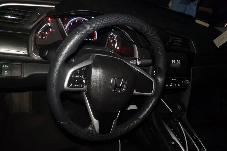 Used Honda Civic 2019 220TURBO CVT Dynamic Edition China VI Emission Standard Steering Wheel
