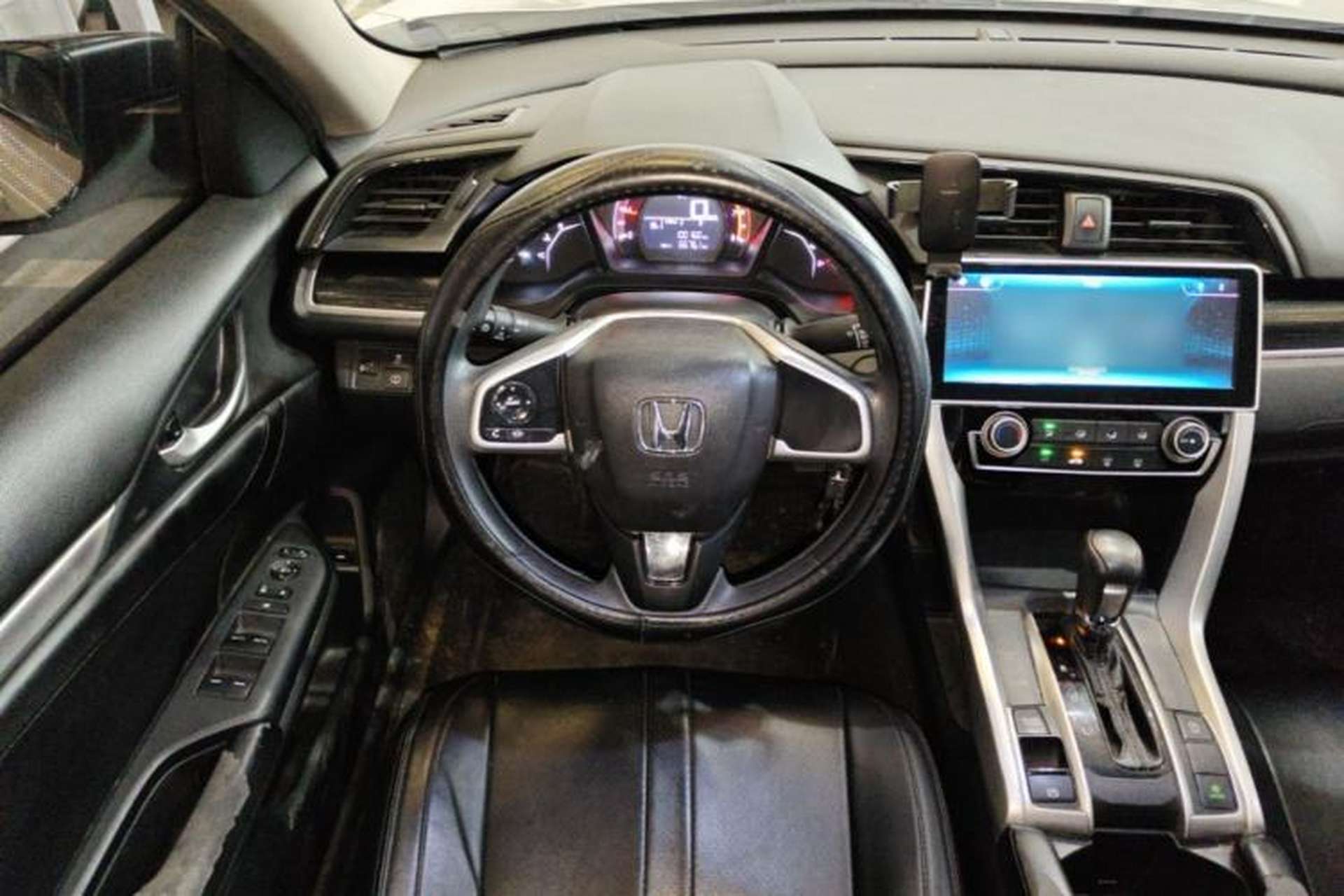 Used Honda Civic 2019 180TURBO CVT Shangyue Edition China V Emission Standard Steering Wheel