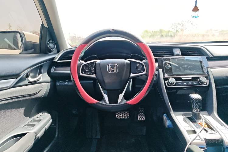 Used Honda Civic 2019 220TURBO CVT Dynamic Edition China VI Emission Standard Steering Wheel