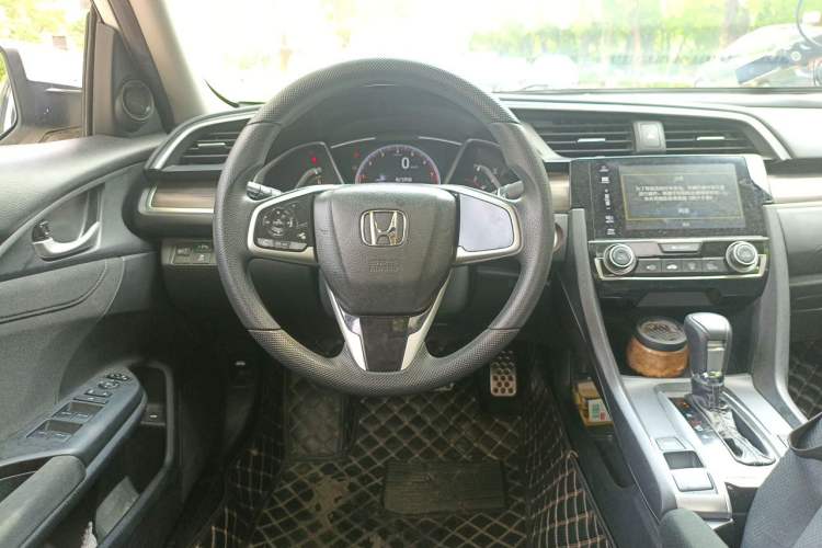 Used Honda Civic 2019 220TURBO CVT Dynamic Edition China VI Emission Standard Steering Wheel