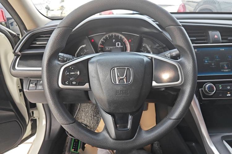 Used Honda Civic 2019 180TURBO CVT Shangyue Edition China V Emission Standard Steering Wheel