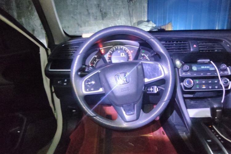 Used Honda Civic 2019 180TURBO CVT Shangyue Edition China V Emission Standard Steering Wheel