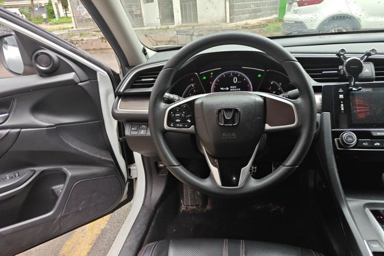 Used Honda Civic 2019 220TURBO CVT Dynamic Edition China VI Emission Standard Steering Wheel