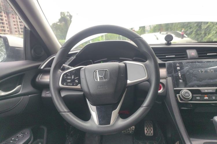 Used Honda Civic 2019 220TURBO CVT Dynamic Edition China VI Emission Standard Steering Wheel