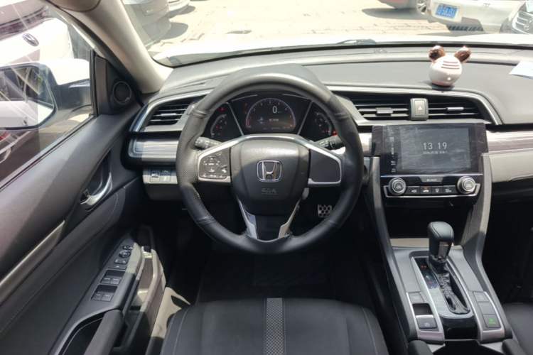 Used Honda Civic 2019 220TURBO CVT Dynamic Edition China VI Emission Standard Steering Wheel