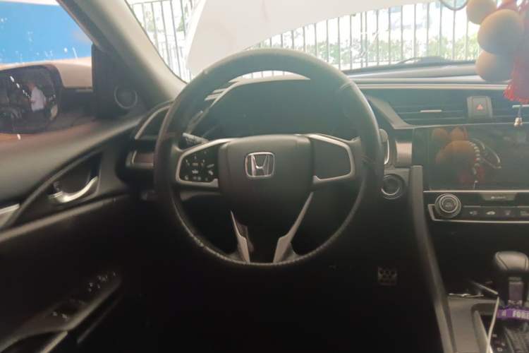 Used Honda Civic 2019 220TURBO CVT Dynamic Edition China VI Emission Standard Steering Wheel