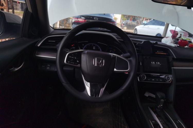 Used Honda Civic 2019 220TURBO CVT Dynamic Edition China VI Emission Standard Steering Wheel