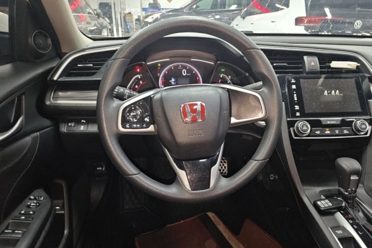 Used Honda Civic 2019 220TURBO CVT Dynamic Edition China VI Emission Standard Steering Wheel