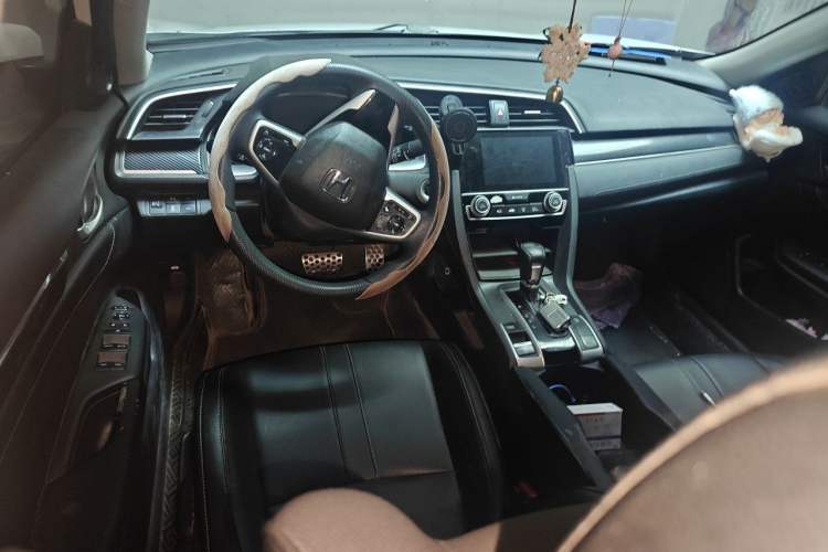 Used Honda Civic 2019 220TURBO CVT Dynamic Edition China VI Emission Standard Steering Wheel