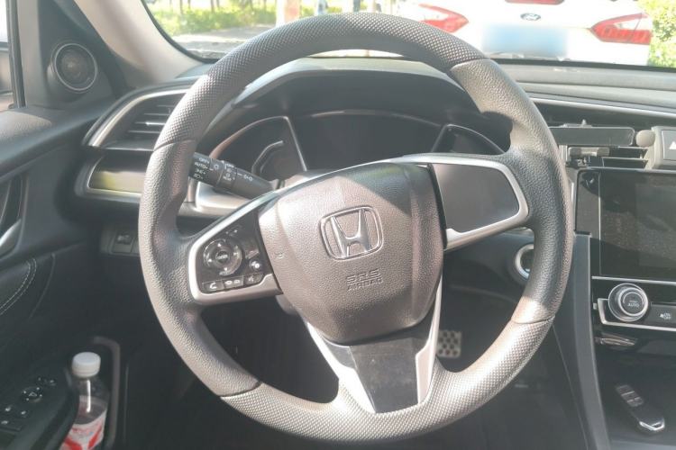 Used Honda Civic 2019 220TURBO CVT Dynamic Edition China VI Emission Standard Steering Wheel