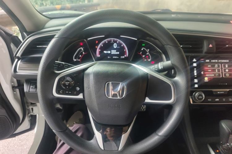 Used Honda Civic 2019 220TURBO CVT Dynamic Edition China VI Emission Standard Steering Wheel