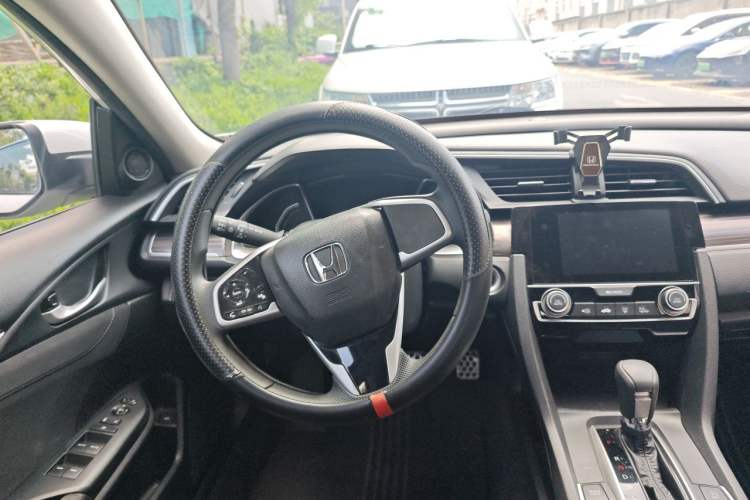 Used Honda Civic 2019 220TURBO CVT Dynamic Edition China V Emission Standard Steering Wheel