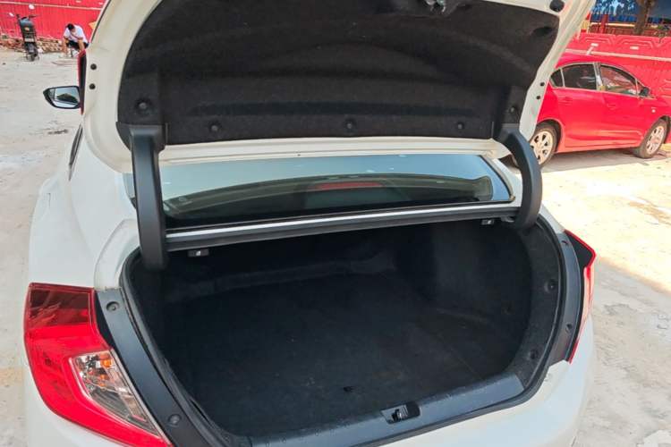 Used Honda Civic 2019 220TURBO CVT Dynamic Edition China VI Trunk