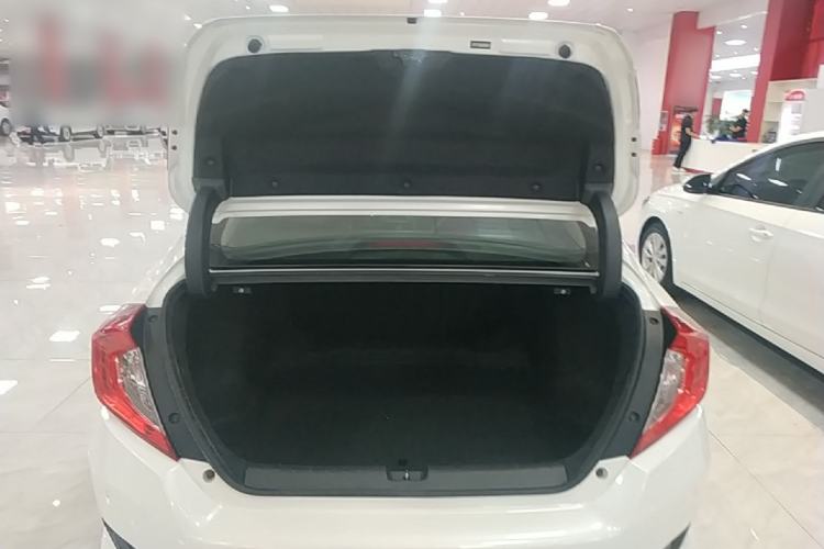 Used Honda Civic 2019 220TURBO CVT Dynamic Edition China VI Trunk