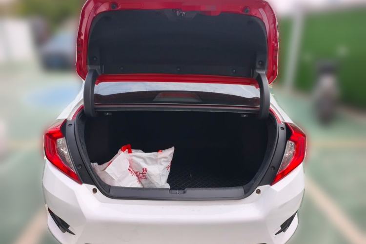 Used Honda Civic 2019 220TURBO CVT Dynamic Edition China VI Trunk