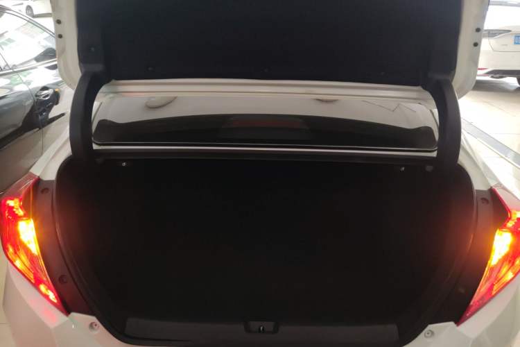 Used Honda Civic 2019 220TURBO CVT Dynamic Edition China VI Trunk