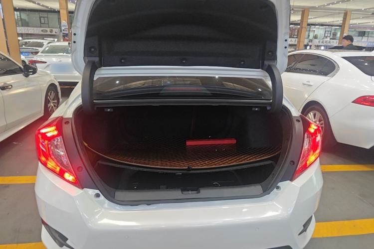 Used Honda Civic 2019 220TURBO CVT Dynamic Edition China VI Emission Standard Trunk