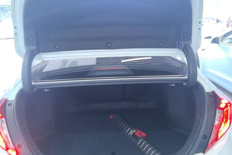 Used Honda Civic 2019 220TURBO CVT Dynamic Edition China VI Trunk