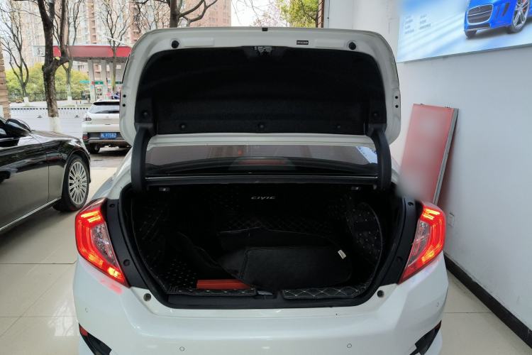 Used Honda Civic 2019 220TURBO CVT Dynamic Edition China VI Trunk