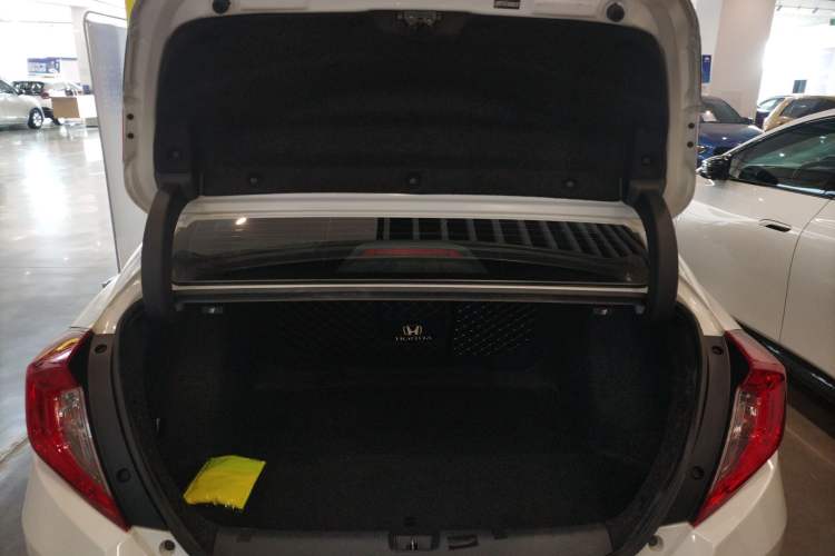 Used Honda Civic 2019 220TURBO CVT Dynamic Edition China VI Trunk
