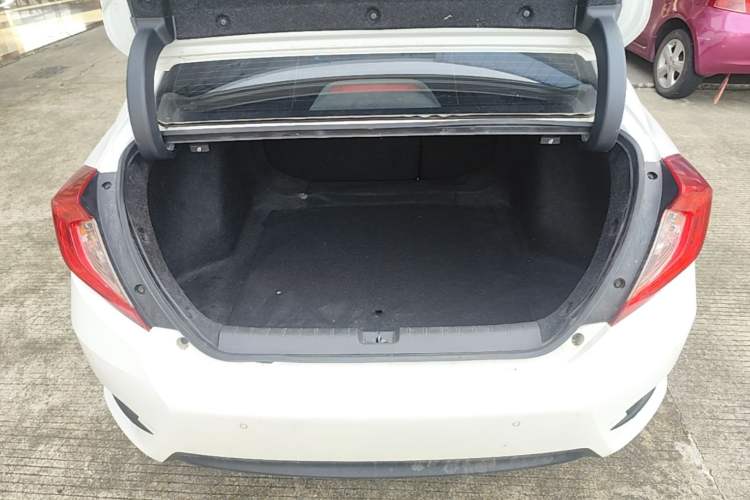 Used Honda Civic 2019 220TURBO CVT Dynamic Edition China VI Trunk