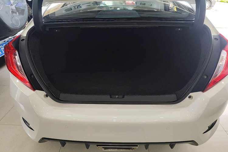 Used Honda Civic 2019 220TURBO CVT Dynamic Edition China VI Emission Standard Trunk