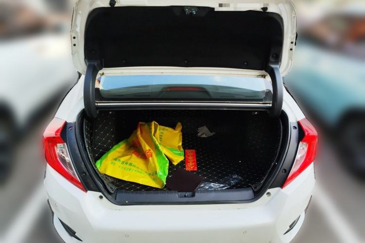 Used Honda Civic 2019 220TURBO CVT Dynamic Edition China VI Trunk