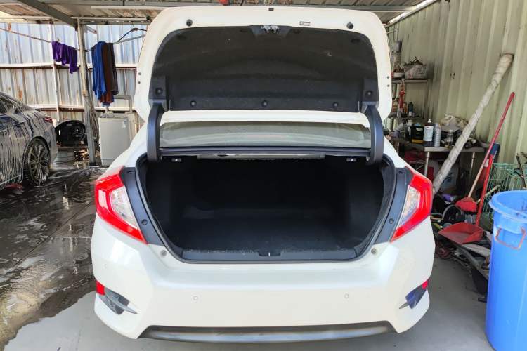 Used Honda Civic 2019 220TURBO CVT Power Edition China VI Emission Standard Trunk