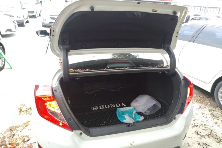 Used Honda Civic 2019 220TURBO CVT Dynamic Edition China VI Trunk