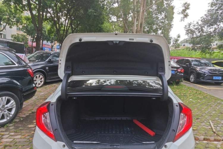 Used Honda Civic 2019 220TURBO CVT Dynamic Edition China VI Trunk