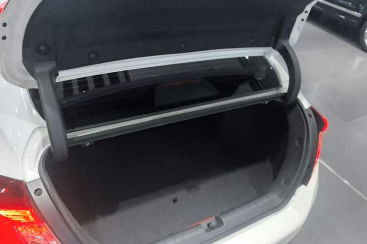 Used Honda Civic 2019 220TURBO CVT Dynamic Edition China VI Trunk