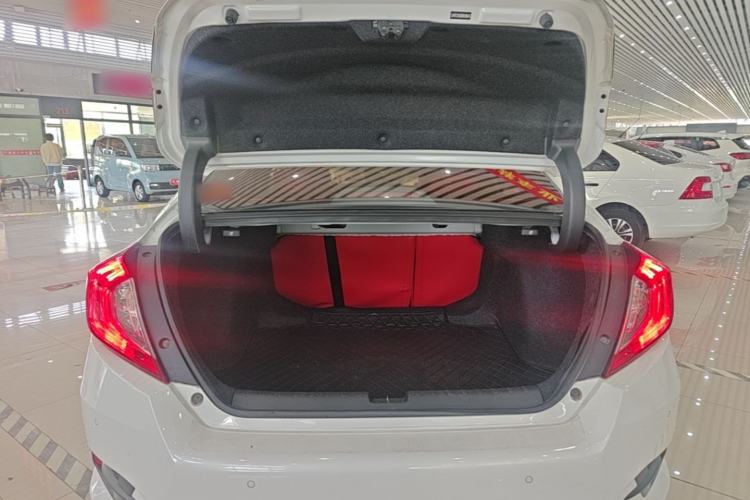 Used Honda Civic 2019 220TURBO CVT Dynamic Edition China VI Trunk