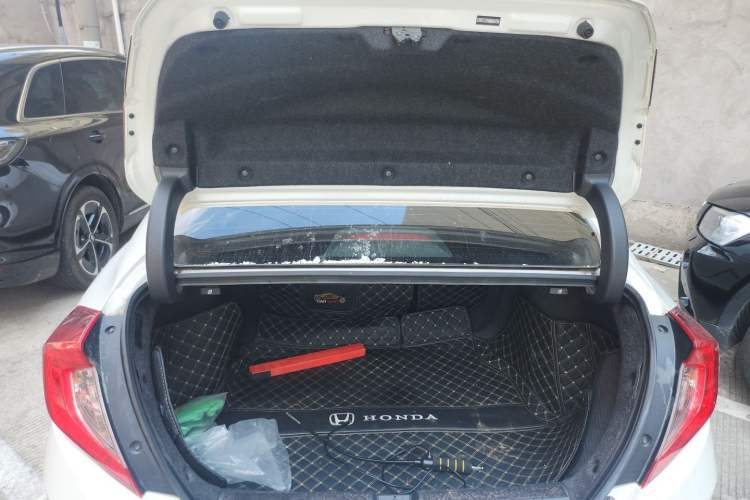Used Honda Civic 2019 220TURBO Manual Jinkong Edition China VI Trunk