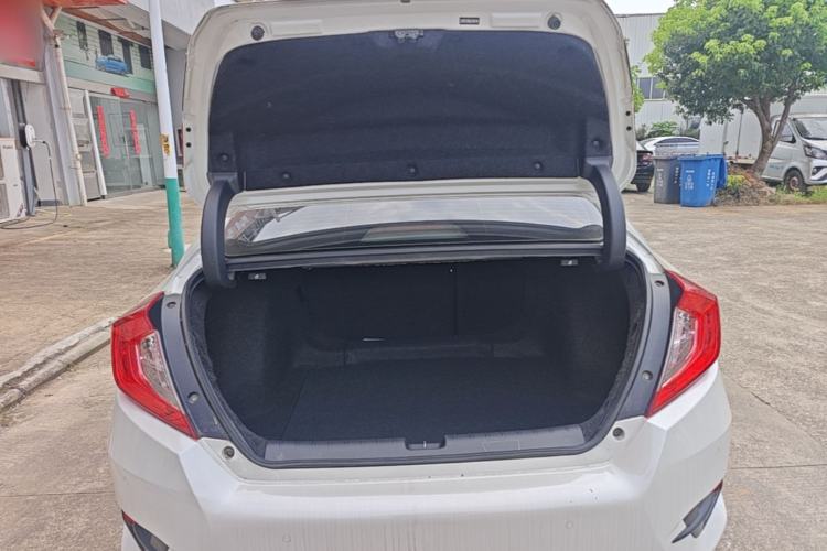 Used Honda Civic 2019 220TURBO CVT Dynamic Edition China VI Trunk