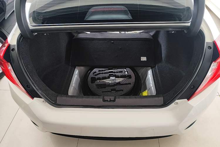 Used Honda Civic 2019 220TURBO CVT Dynamic Edition China VI Trunk