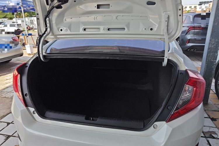 Used Honda Civic 2019 180TURBO CVT Shangyue Edition China V Emission Standard Trunk