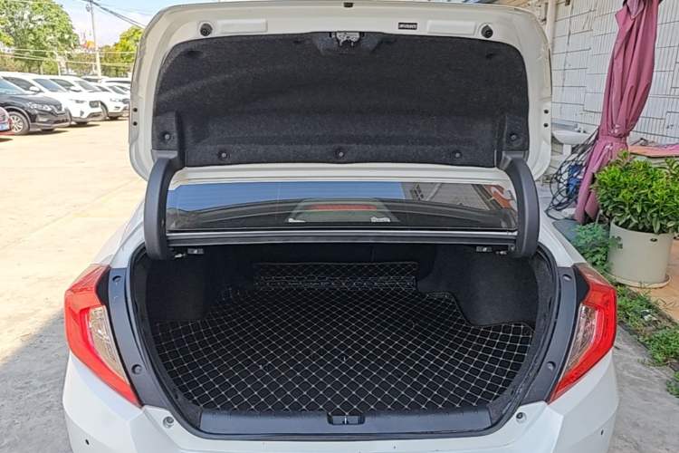 Used Honda Civic 2019 220TURBO CVT Dynamic Edition China VI Emission Standard Trunk
