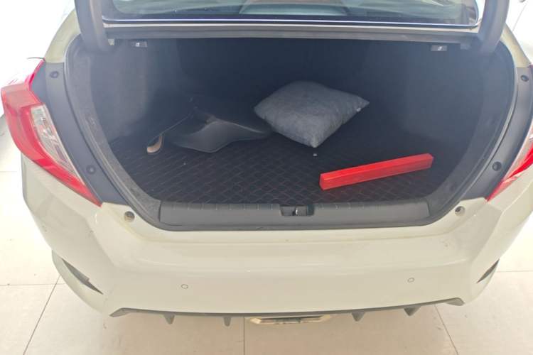 Used Honda Civic 2019 220TURBO CVT Dynamic Edition China V Emission Standard Trunk