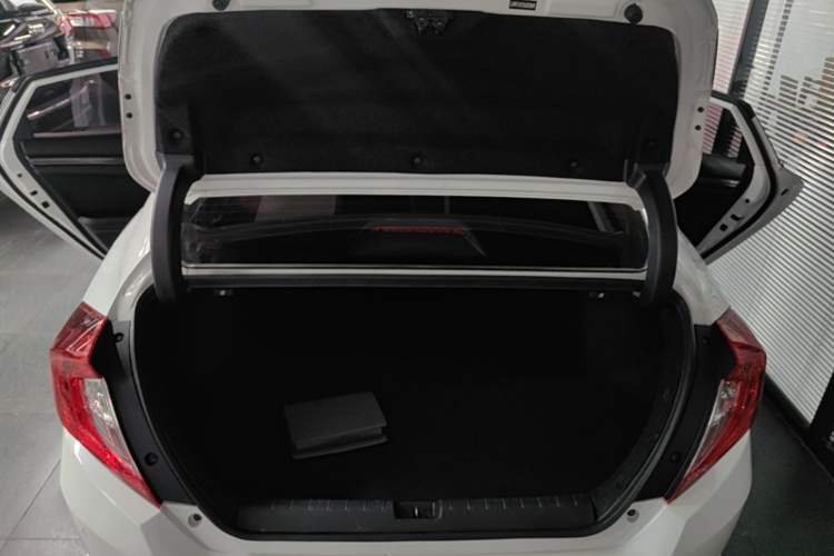 Used Honda Civic 2019 220TURBO CVT Dynamic Edition China VI Emission Standard Trunk