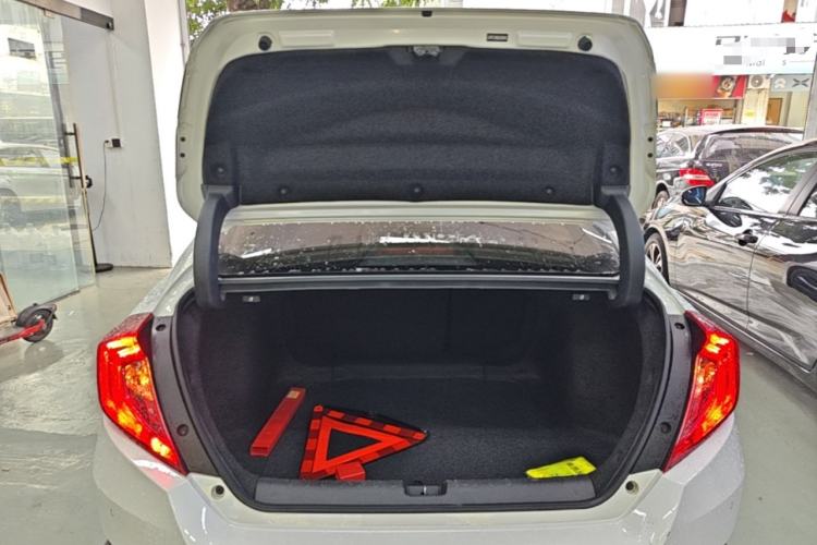 Used Honda Civic 2019 220TURBO CVT Dynamic Edition China VI Trunk