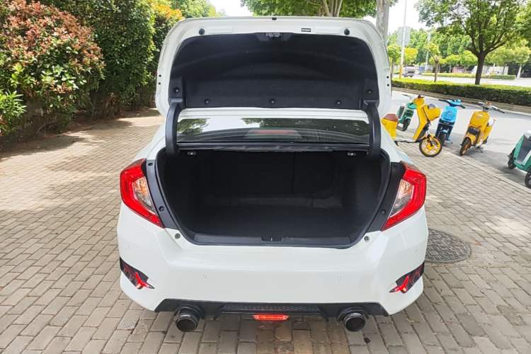Used Honda Civic 2019 220TURBO CVT Dynamic Edition China VI Trunk