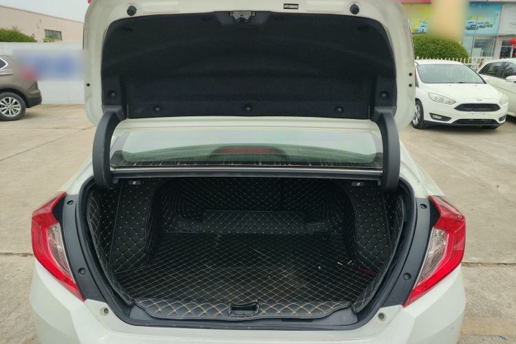 Used Honda Civic 2019 220TURBO CVT Dynamic Edition China VI Trunk
