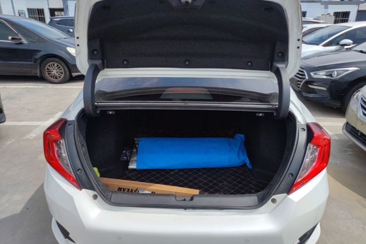 Used Honda Civic 2019 220TURBO CVT Dynamic Edition China VI Trunk