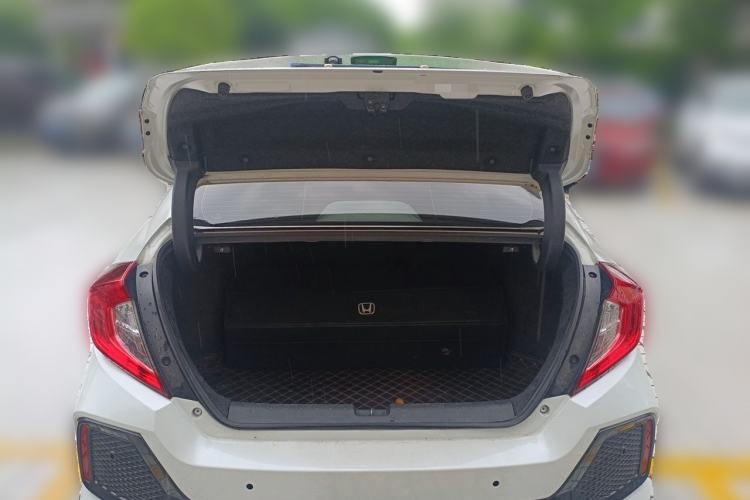 Used Honda Civic 2019 220TURBO CVT Dynamic Edition China VI Trunk