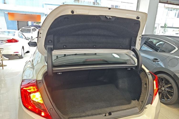 Used Honda Civic 2019 220TURBO CVT Dynamic Edition China VI Emission Standard Trunk