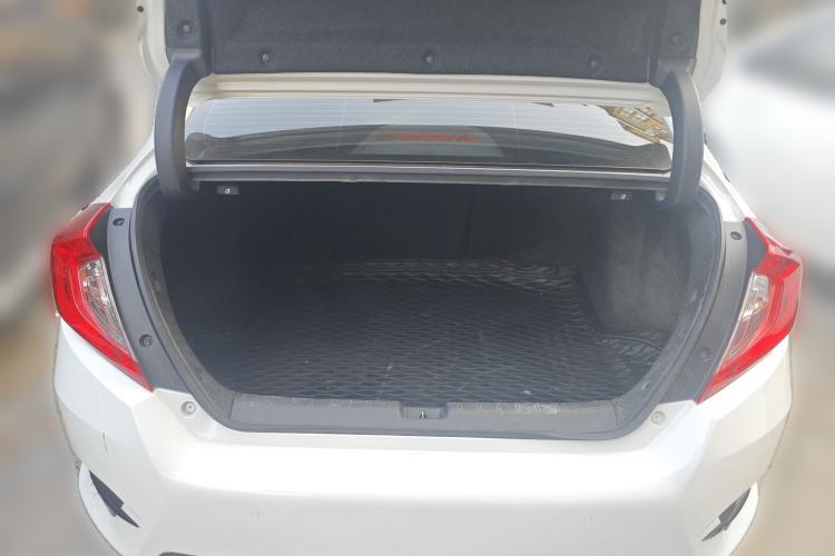 Used Honda Civic 2019 220TURBO CVT Dynamic Edition China VI Trunk