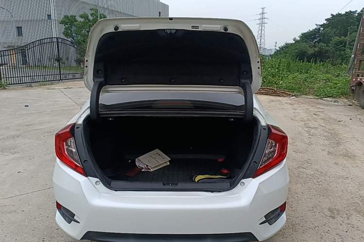 Used Honda Civic 2019 220TURBO CVT Dynamic Edition China VI Trunk